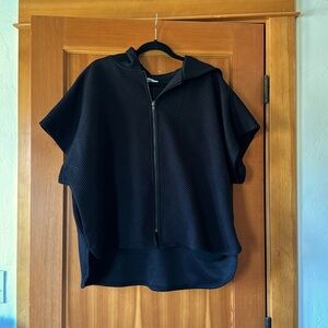 SEE AND BE SEEN hooded zipper short sleeve textured top